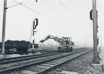 170862 Afbeelding van de werkzaamheden ten behoeve van de aanleg van het tweede spoor tussen Purmerend en Hoorn, nabij ...